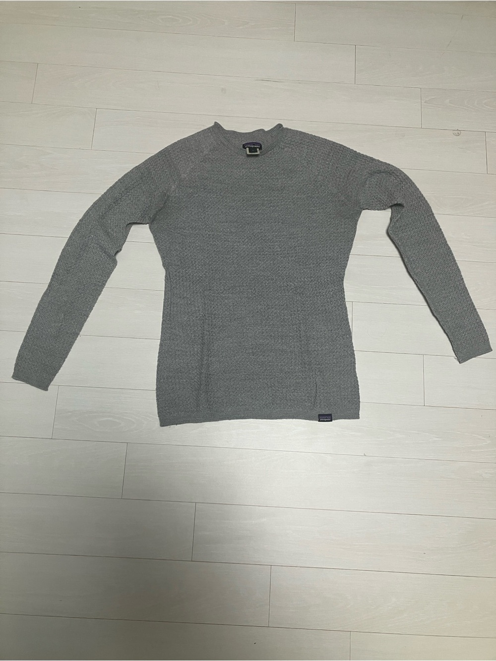 Patagonia capilene air women’s crew top gray small